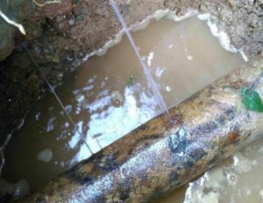 芜湖市楼顶渗水维修公司分享下地暖漏水的原因及检测方法。